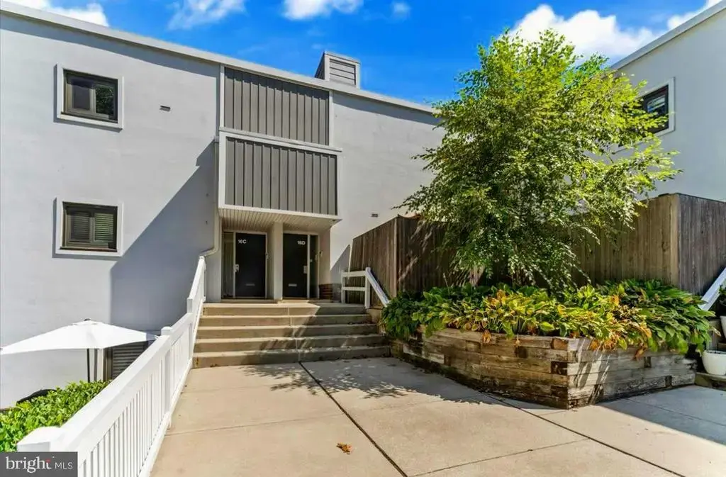 1750 Oakwood Ter #16c, NARBERTH