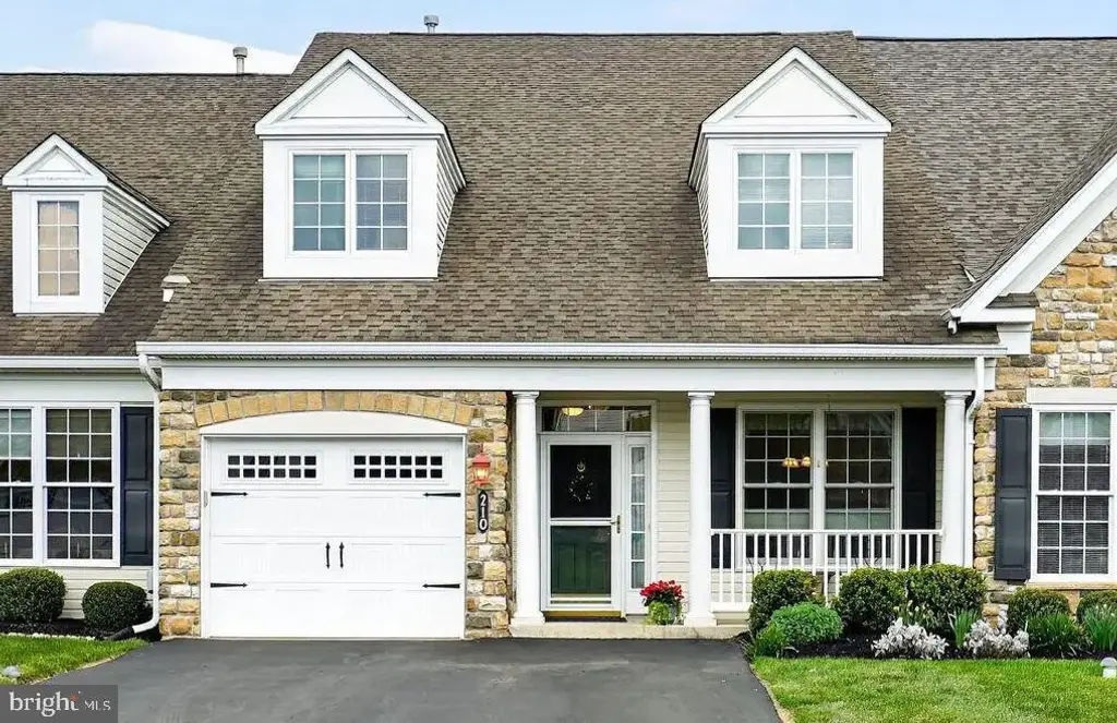 210 Reagan Dr, SELLERSVILLE