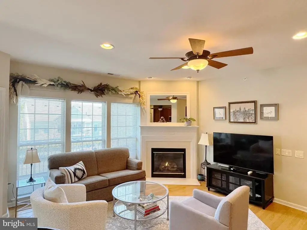 200 Evodia Cir #204, WARRINGTON