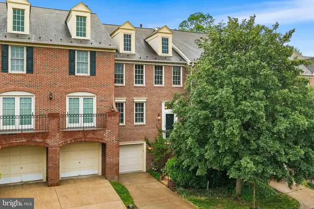 1132 Quaker Hill Ct, Alexandria