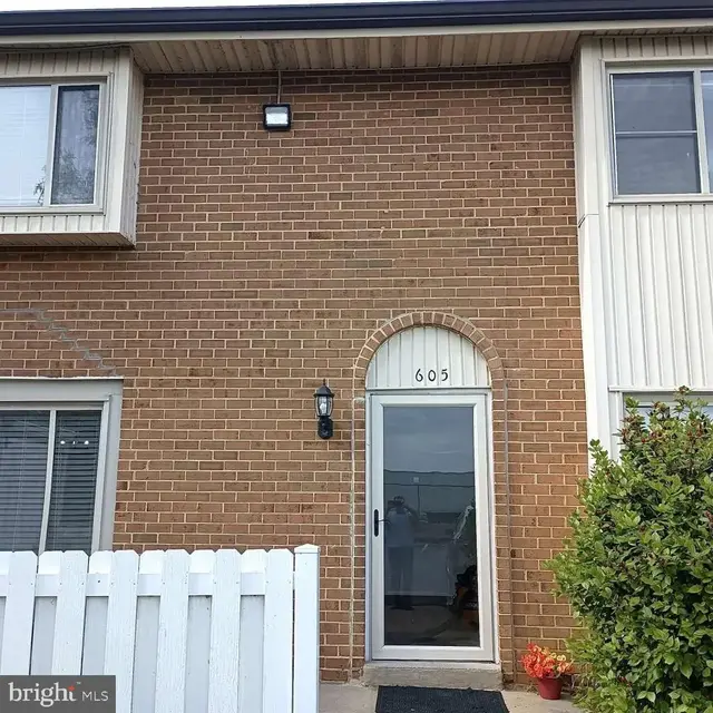 605 Cobble Creek Curv, Newark