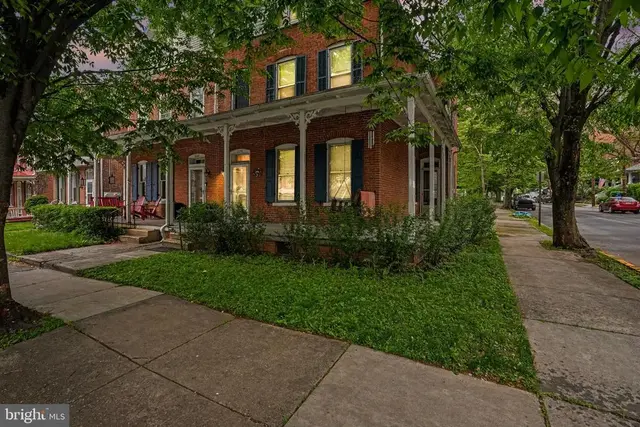 236 S West St, Carlisle