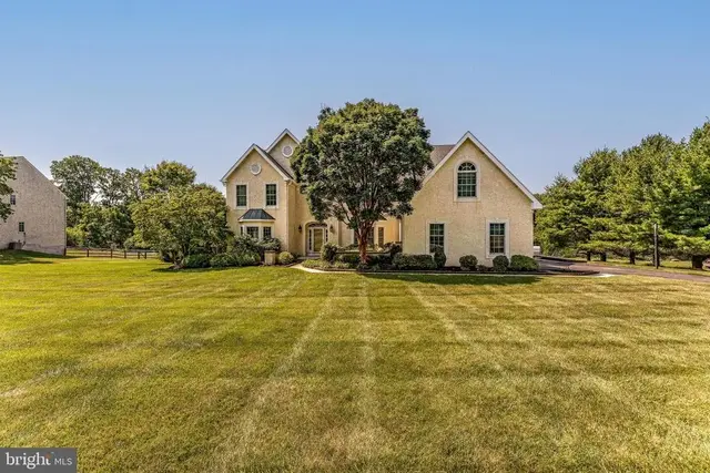 7 Summerhill Dr, Downingtown