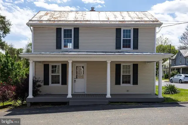 223 W High St, Woodstock