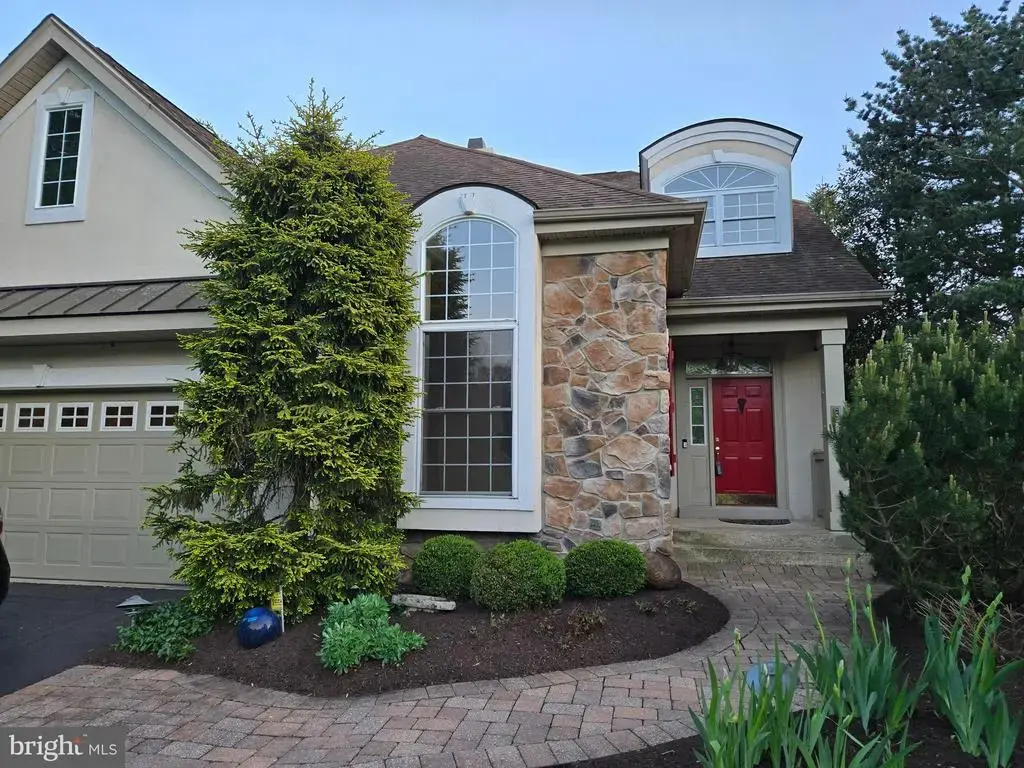424 Snowy Owl Ln, NEW HOPE