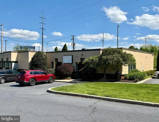 1352 Harrisburg Pike, Lancaster