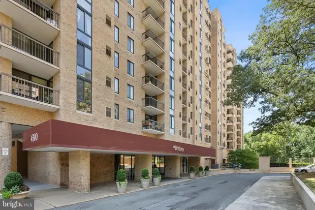 4500 S Four Mile Run Dr #529, Arlington