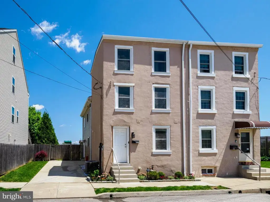 335 S Adams St, WEST CHESTER