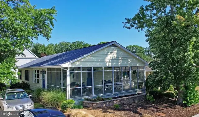 327 Country Club Dr, Rehoboth Beach