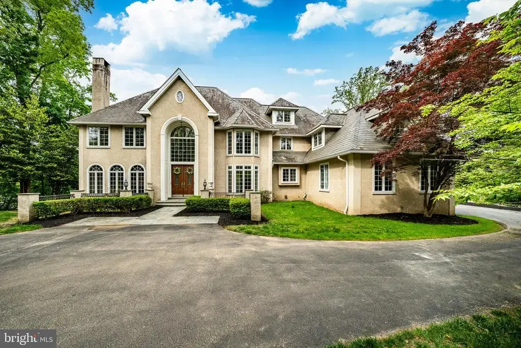 606 Longchamps Dr, DEVON