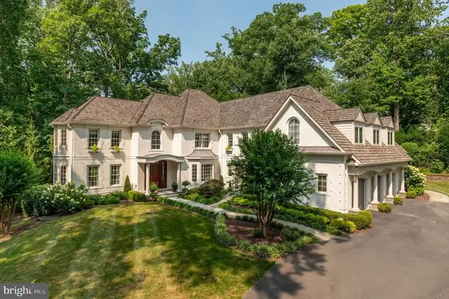 7426 Dulany Dr, Mclean
