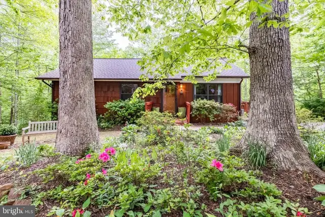 10924 Ravenwood Dr, Manassas