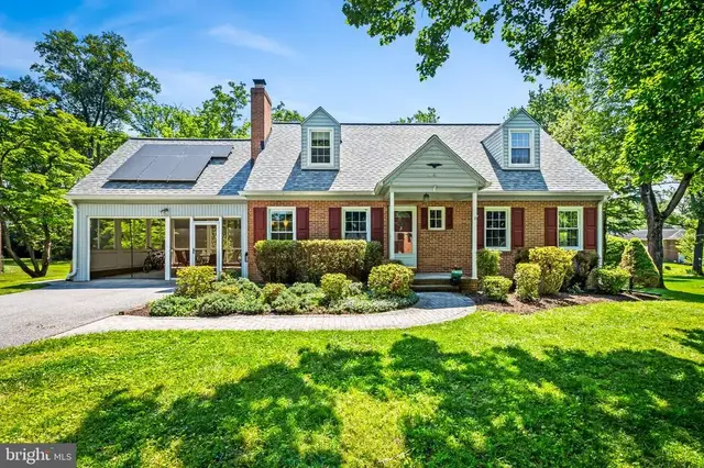 3009 Center Dr, Ellicott City
