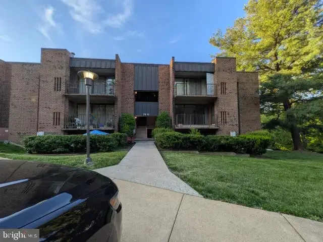 7811 Dassett Ct #204, Annandale