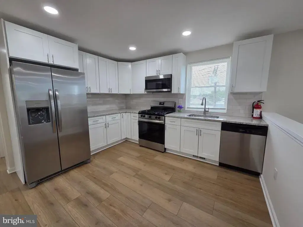 102 E Clements Bridge Rd #2, RUNNEMEDE