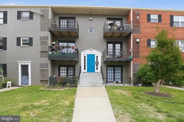 5913 Mayflower Ct #101, Alexandria