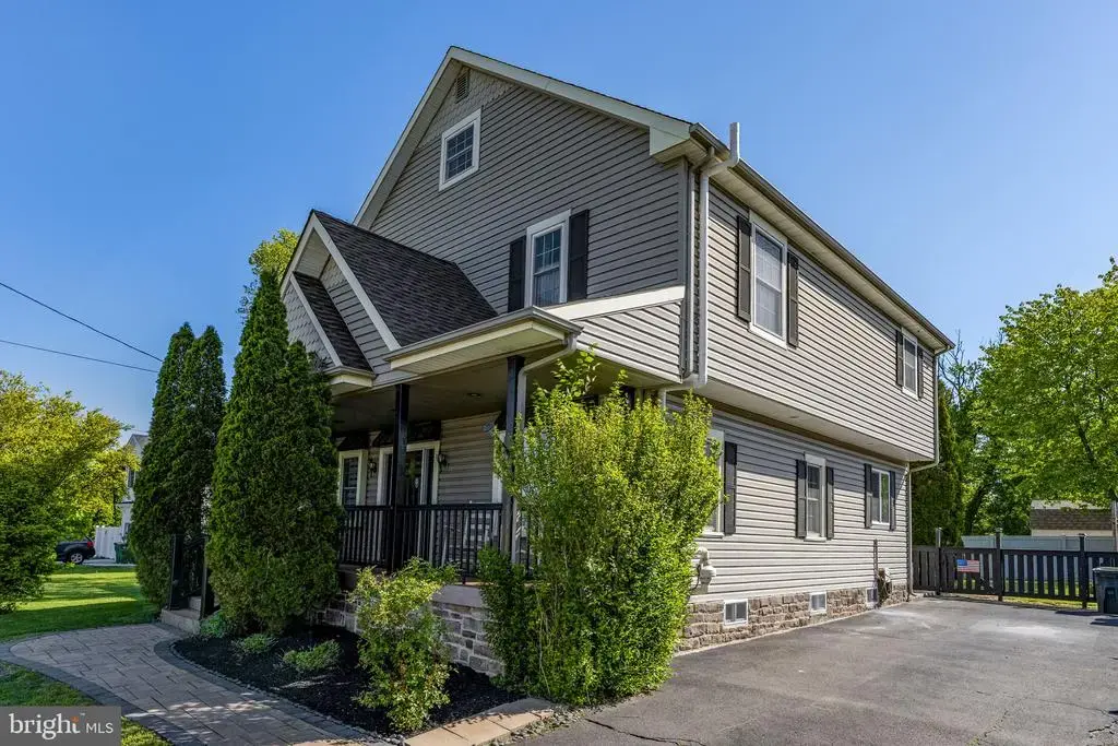 131 N Hawthorne Ave, LANGHORNE