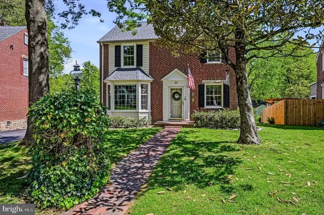 20 Hurst Rd, Wilmington