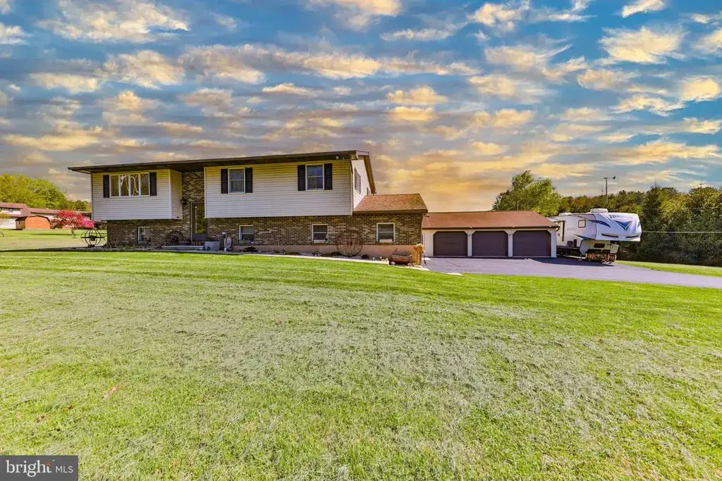 1040 W Stagecoach Rd, LEHIGHTON