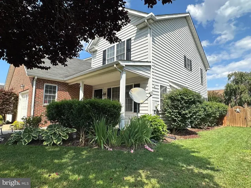 2066 Honeysuckle Ln, WINCHESTER