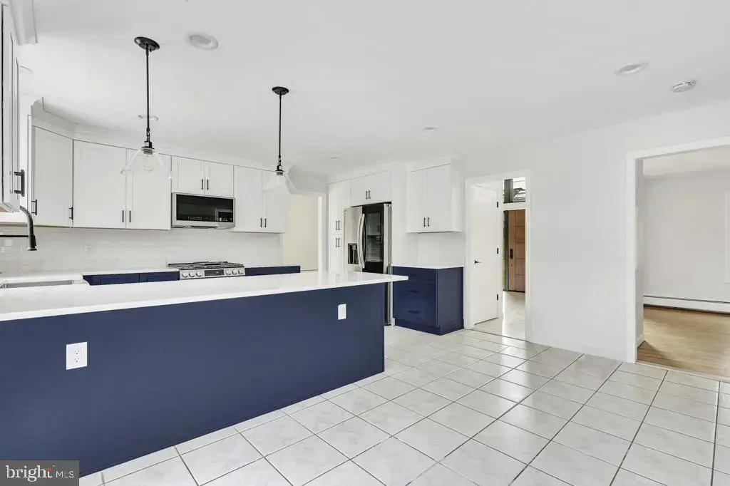 136 Carlough Rd, UPPER SADDLE RIVER