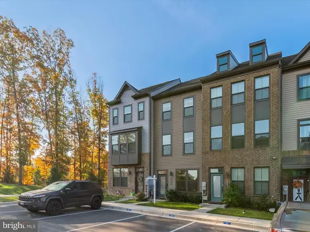 559 Levanna Ln, Glen Burnie
