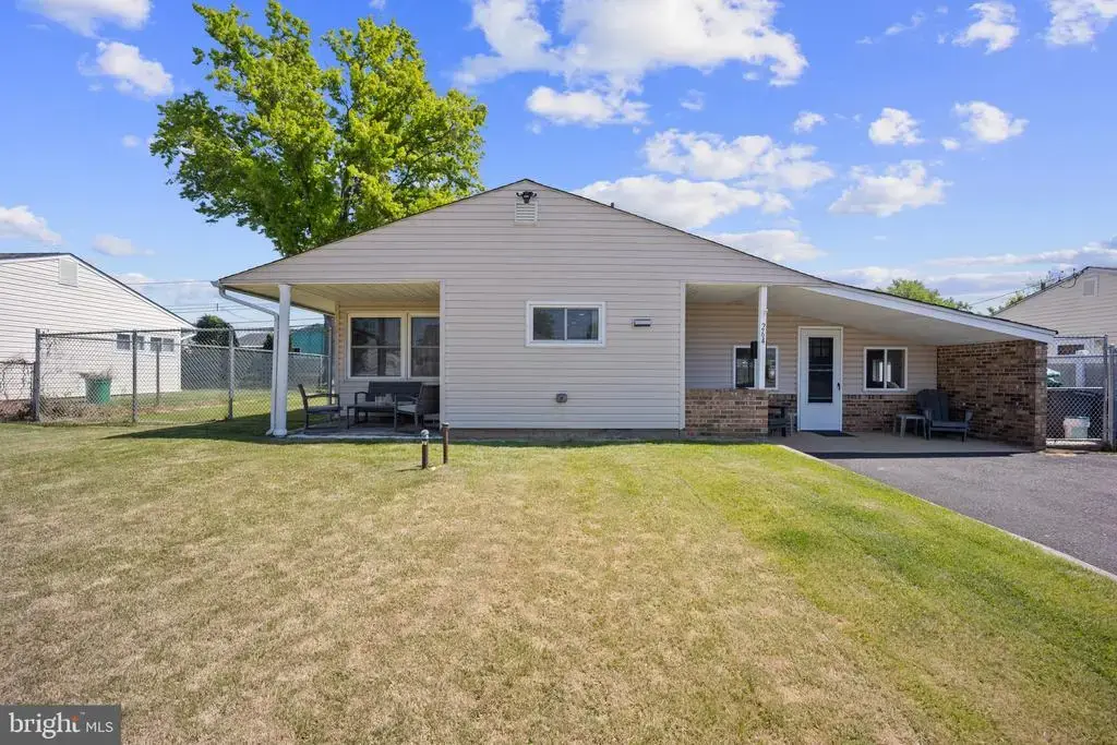 264 Goldenridge Dr, LEVITTOWN