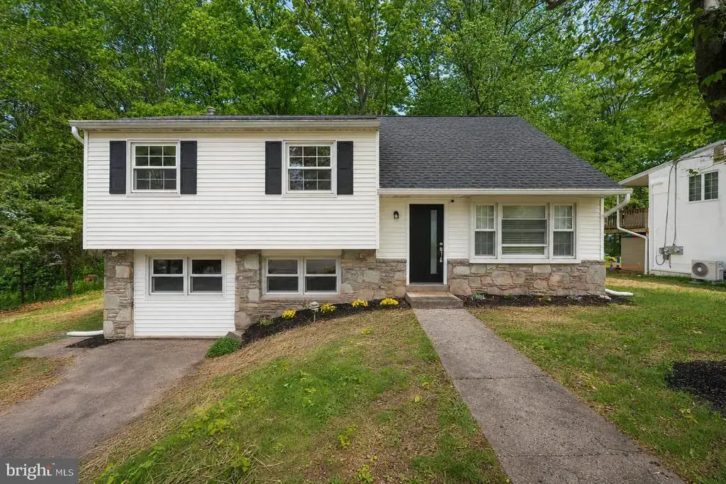 202 Wiltshire Dr, CHALFONT