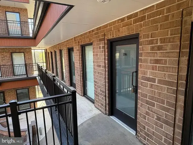 6116 Rolling Rd #216, Springfield
