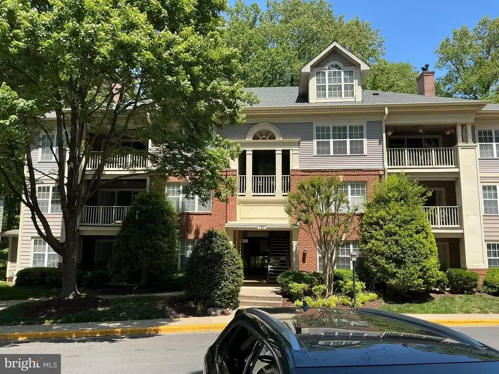 127 Timberbrook Ln #202, GAITHERSBURG