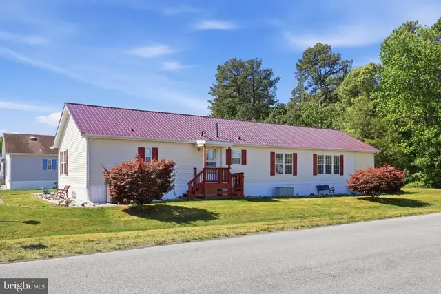 424 Long Branch Rd #51876, Seaford