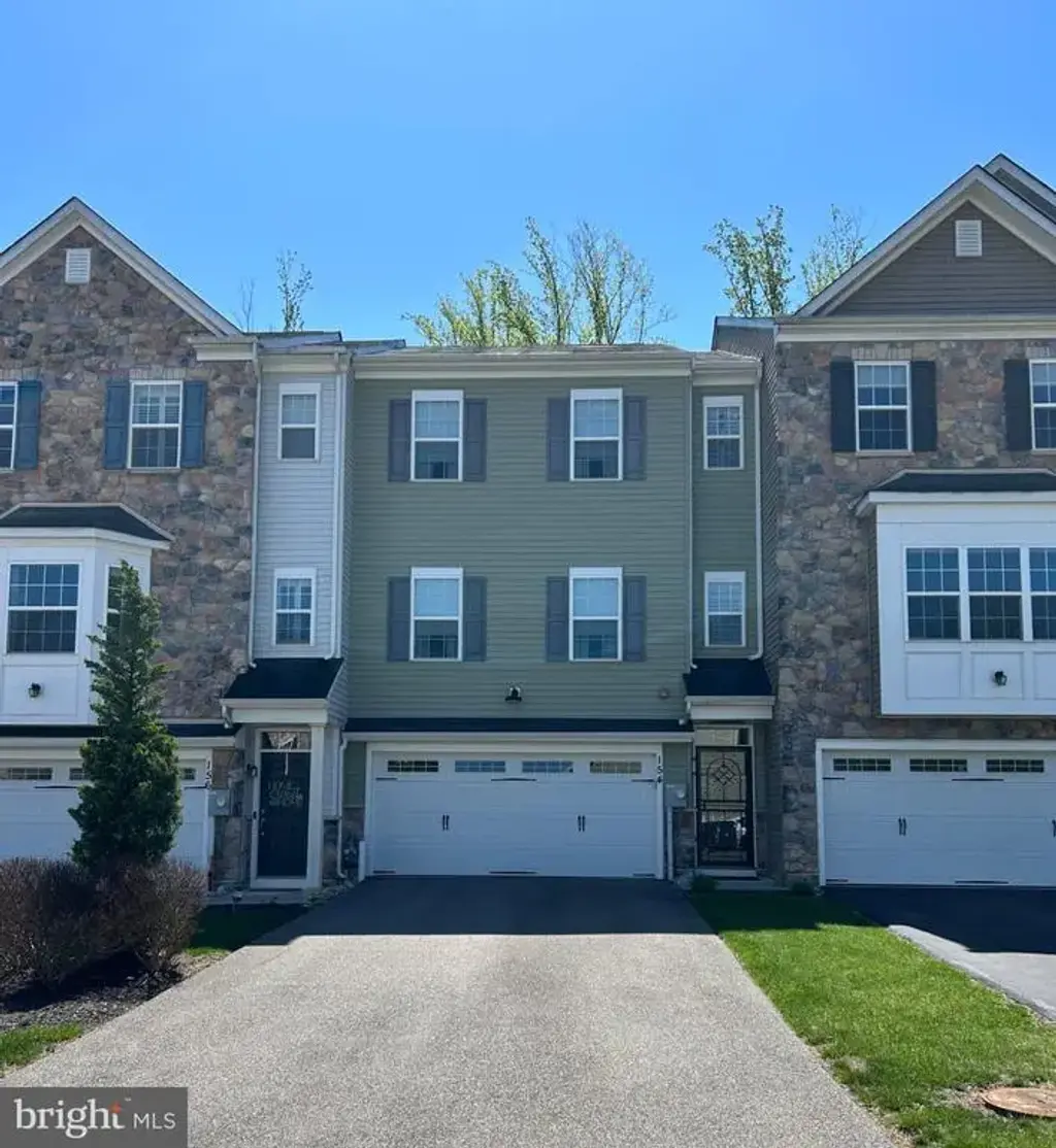 154 Graystone Dr, FEASTERVILLE-TREVOSE