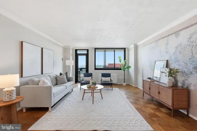 801 N Pitt St #706, Alexandria