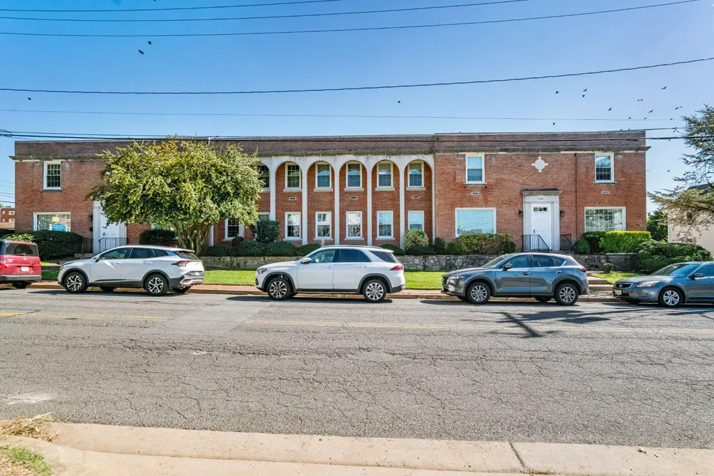 140 Little Falls St #207 & 209, FALLS CHURCH