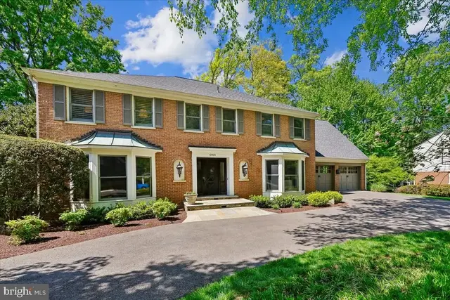 6904 Earlsgate Way, North Bethesda