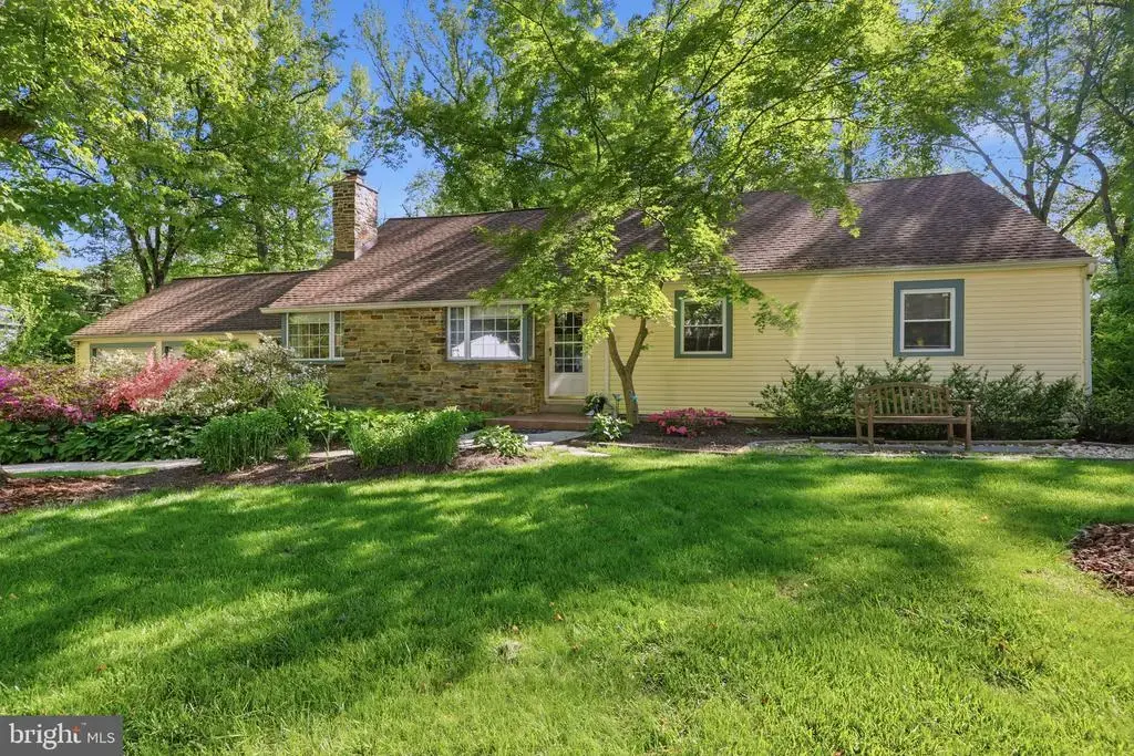 207 W Ferry Rd, YARDLEY
