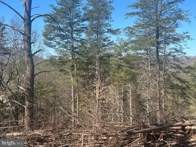 Andrews Rd, Strasburg