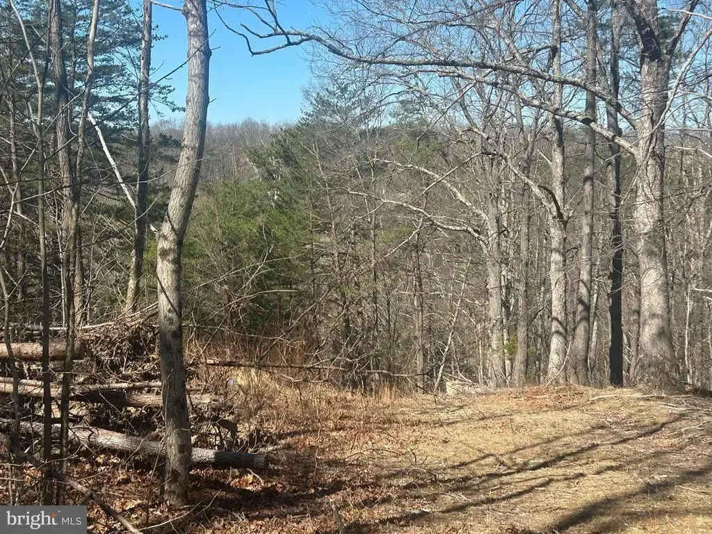 Andrews Rd, STRASBURG