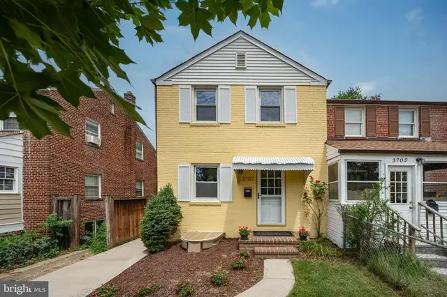 3707 1st Rd S, Arlington
