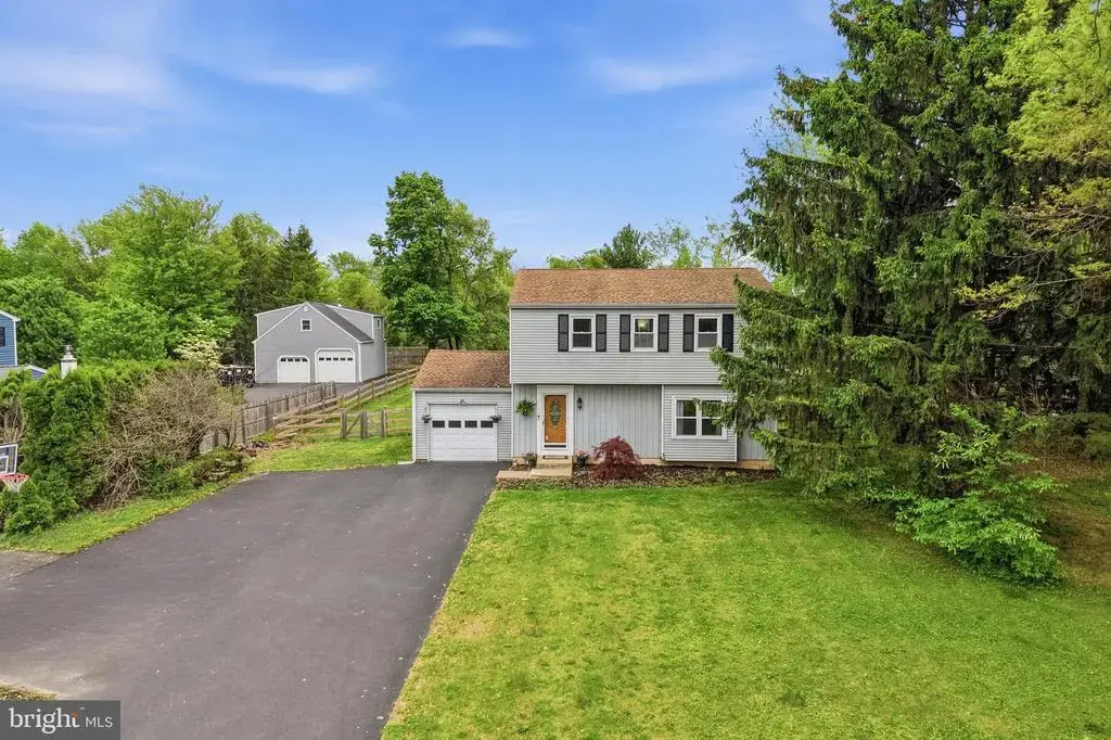 957 Route 113, SELLERSVILLE