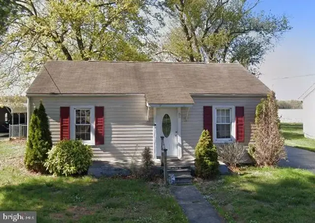 65 Hilldale Rd, Dover