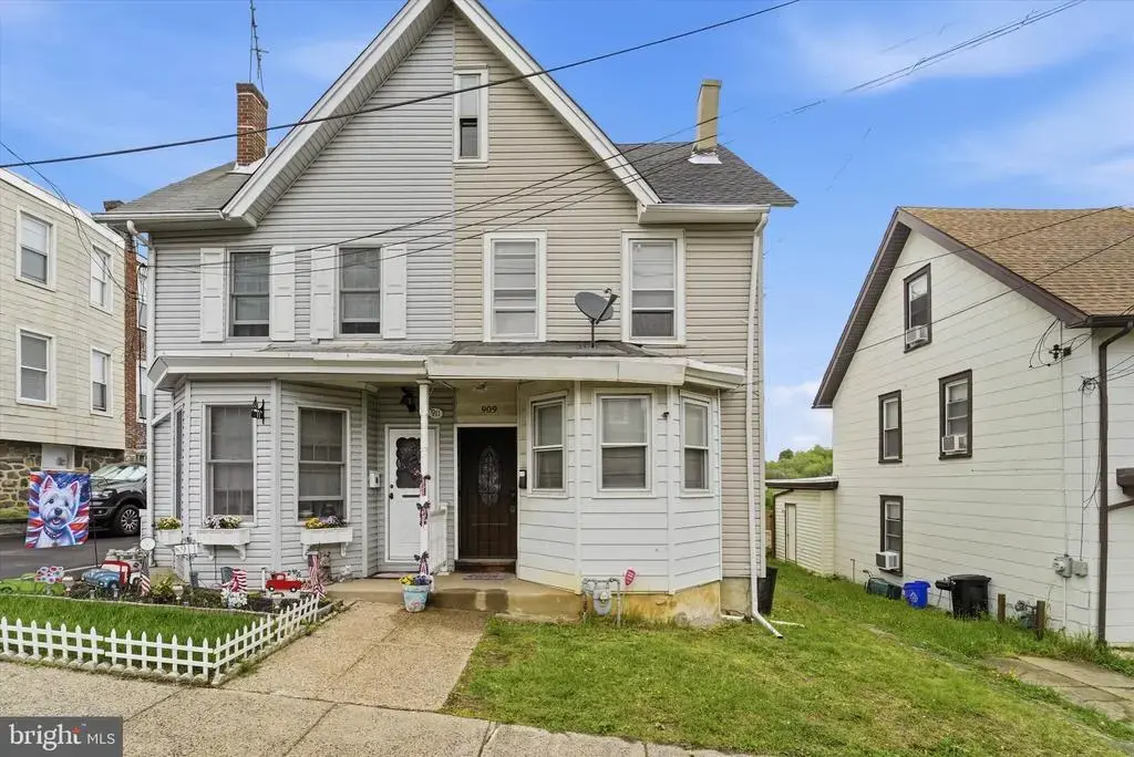 909 Pine St, DARBY