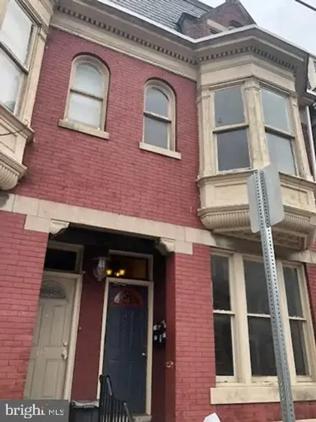 121 S Queen St #3, York