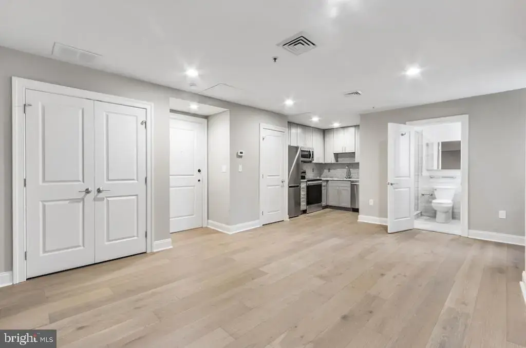 222 W Rittenhouse Sq #1704, PHILADELPHIA