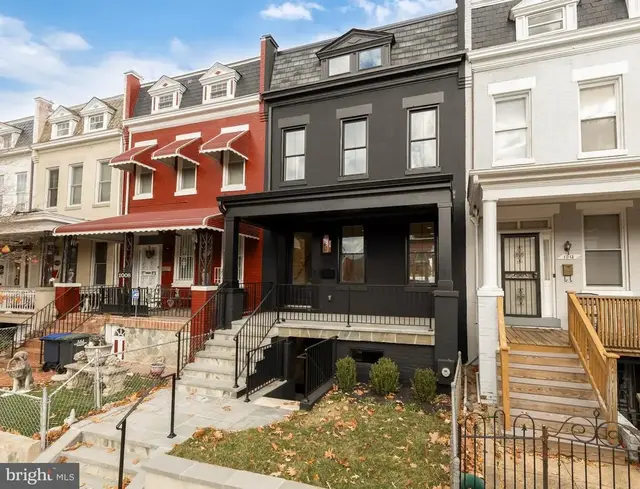 1010 I St Ne, Washington