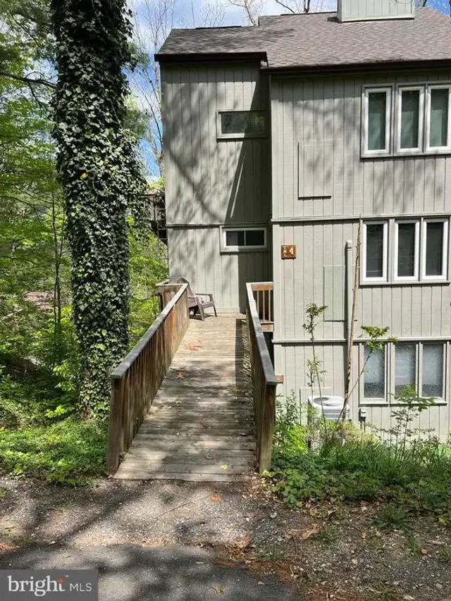 361 The Hill #m-4, Basye
