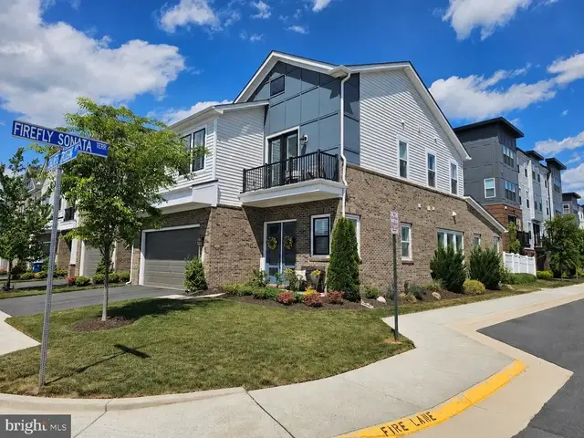 23664 Chalmers Crossing Ter, Ashburn