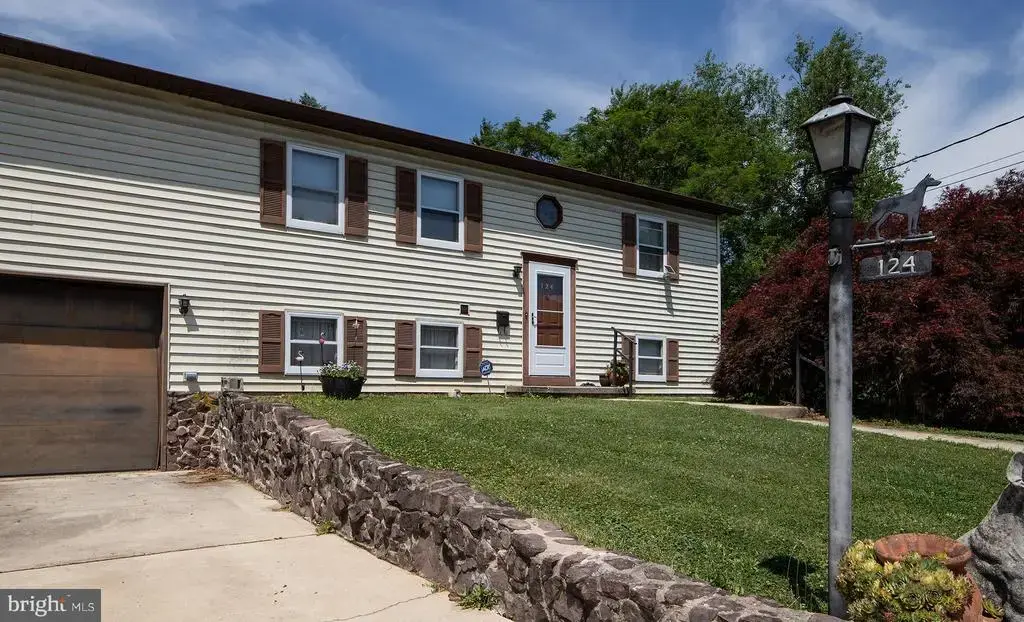 124 Evergreen St, HUMMELSTOWN