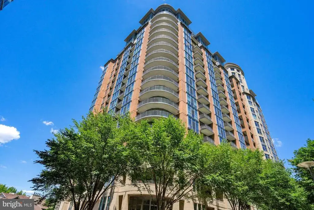 8220 Crestwood Heights #1517, TYSONS