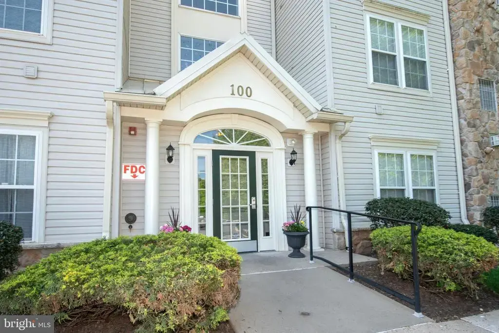 100 Fiddleleaf Ln #102, WARRINGTON